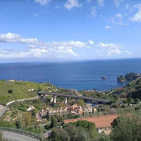 Al Bajah Loft Monovano Con Requisiti Hotel Taormina Bagian luar foto