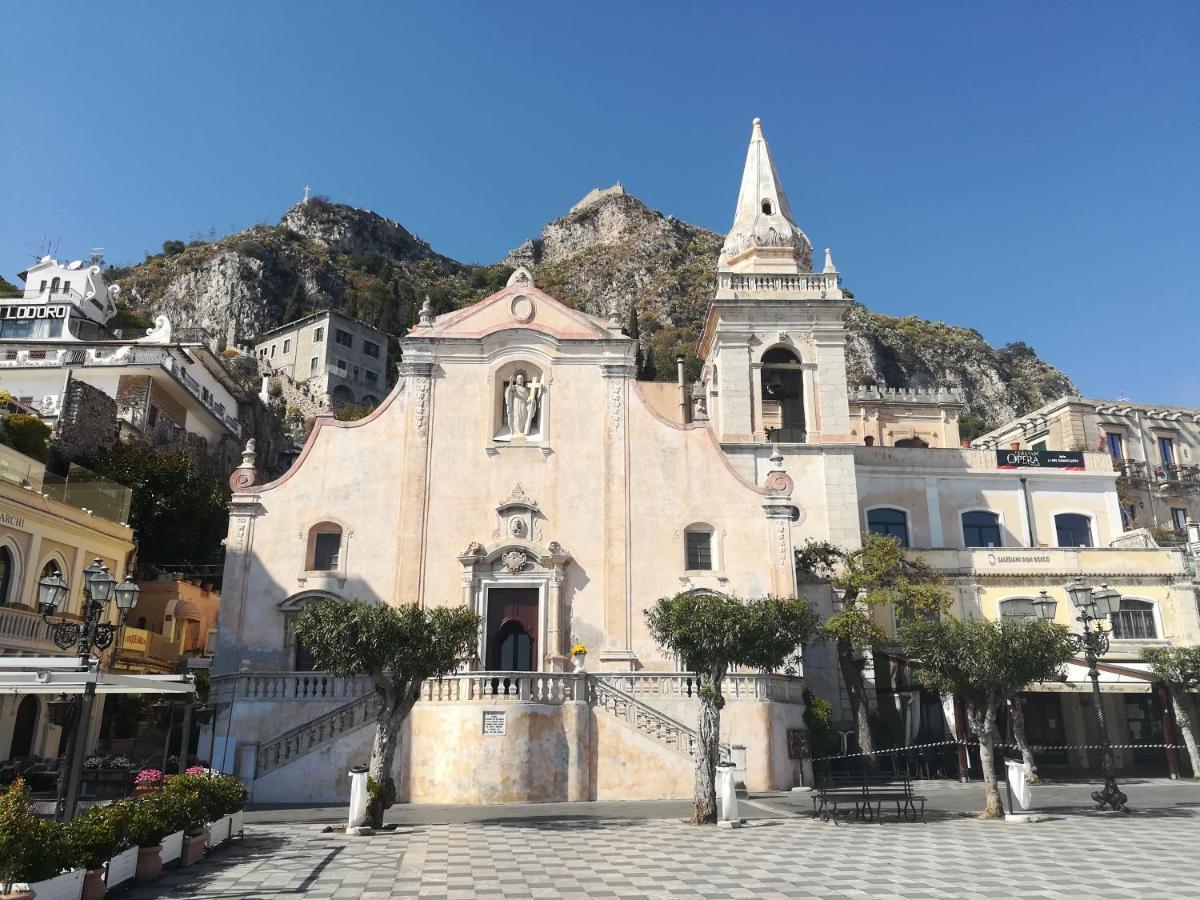 Al Bajah Loft Monovano Con Requisiti Hotel Taormina Bagian luar foto