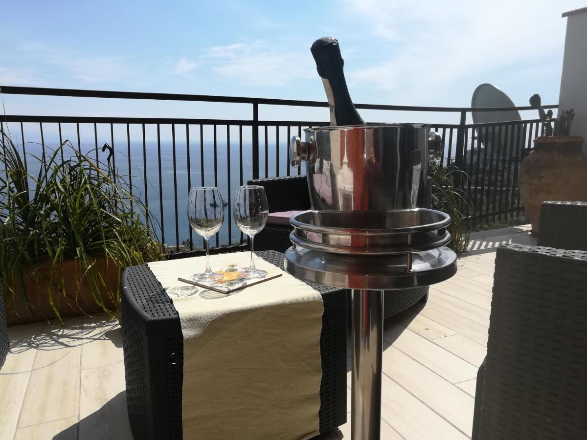 Al Bajah Loft Monovano Con Requisiti Hotel Taormina Bagian luar foto