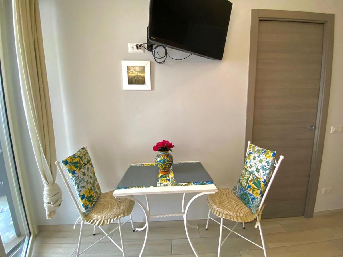 Al Bajah Loft Monovano Con Requisiti Hotel Taormina Bagian luar foto