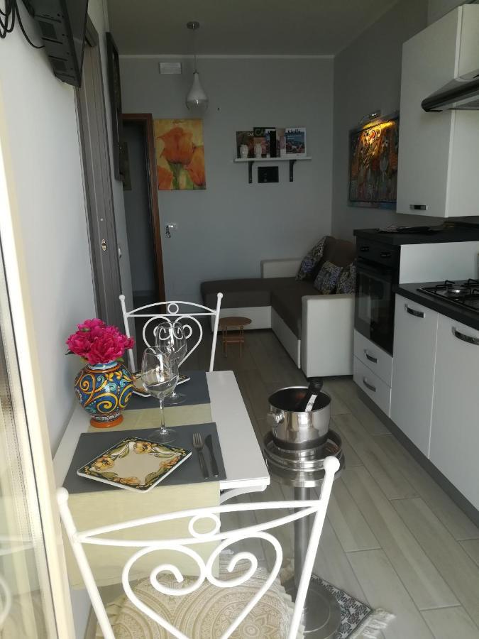 Al Bajah Loft Monovano Con Requisiti Hotel Taormina Bagian luar foto